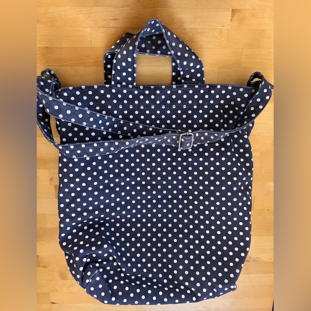 Baggu Duck Bag with padded laptop sleeve